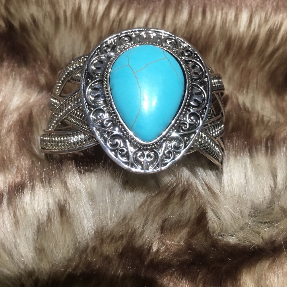 Sliver turquoise bracelet